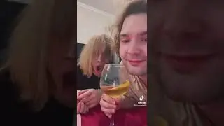 Анастасиз и Олег набухались