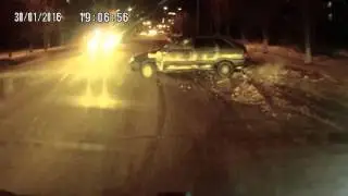 На пешеходном не пропустил от кармы получил