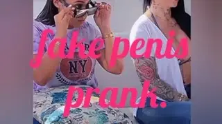 fake penis prank.القضيب الوهمي مقلب