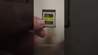 Does the Canon Rebel T6 (1300D) Have a Dual SD Card Slot?