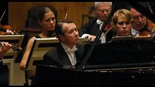 Mikhail Pletnev plays Bach - Harpsichord Concerto No. 5 (Gothenburg, 2005)