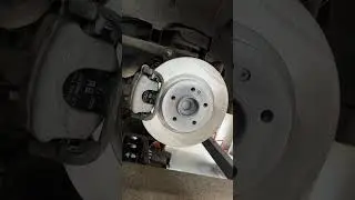 Mercedes G class замена тормозных колодок и дисков . Замена тормозной жидкости