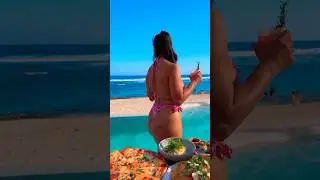 Indian bikini sensation Pratika Sood 